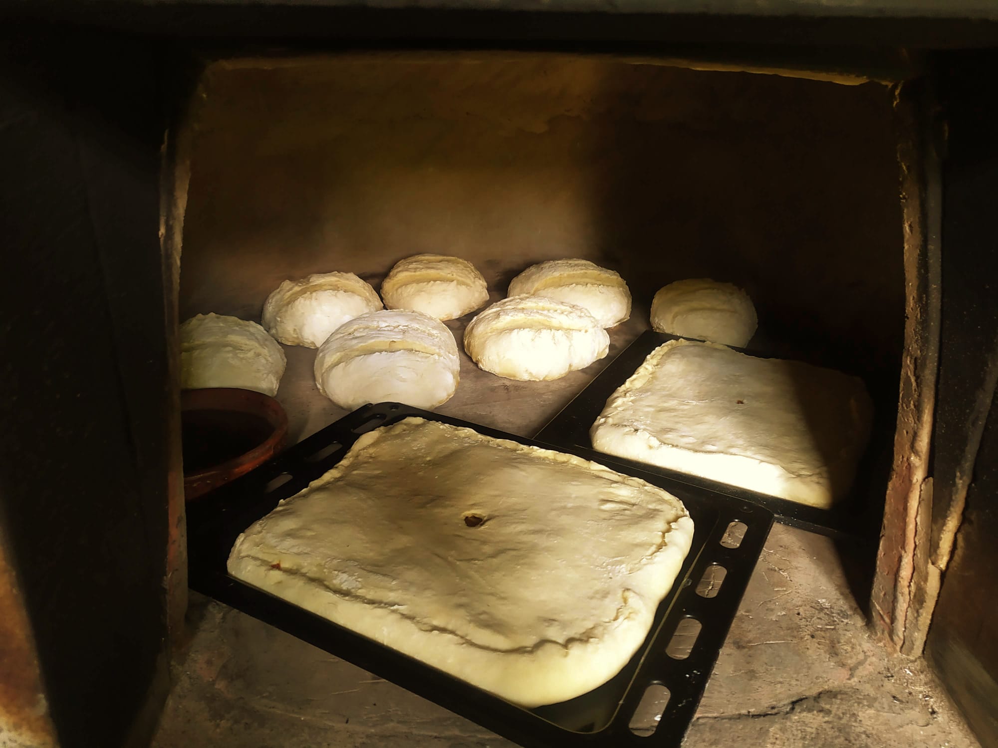 Interior forno de leña