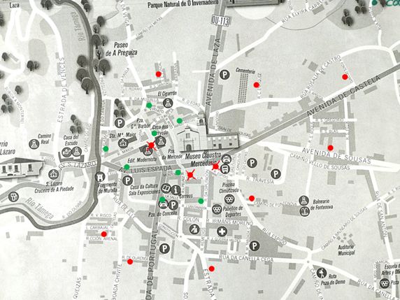 Plano con los inmuebles marcados en colores rojos y verdes.