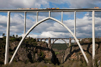 Fotografía dun viaduto