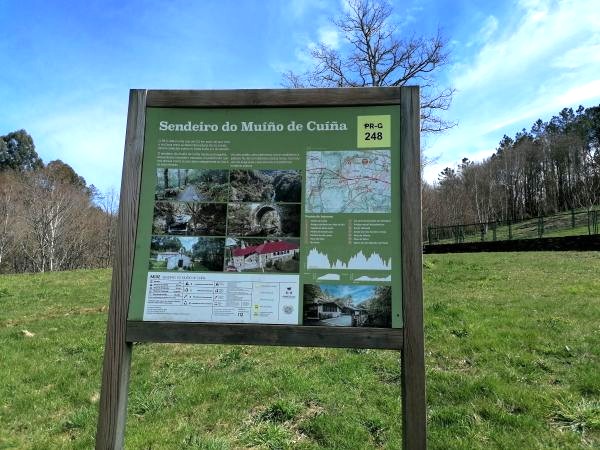 Cartel del sendero del Muíño de Cuiña