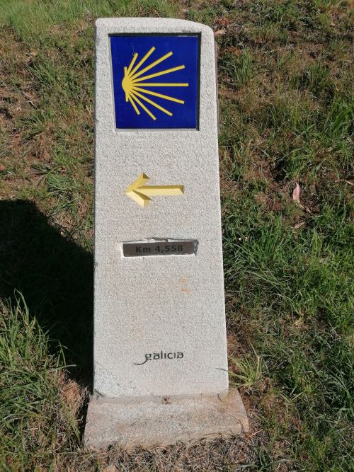 Mojón del camino de Santiago