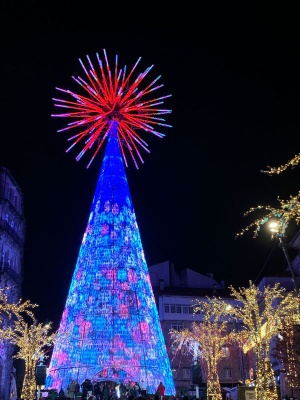 Árbol de luces de Navidad gigante