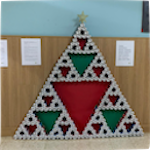 En la imagen se ve el fractal de Sierpinski