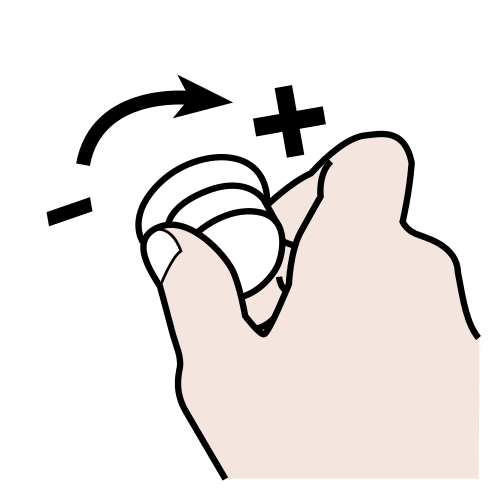 Mano con una rueda con los signos menos y más