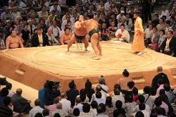 Imaxe que amosa un combate de Sumo