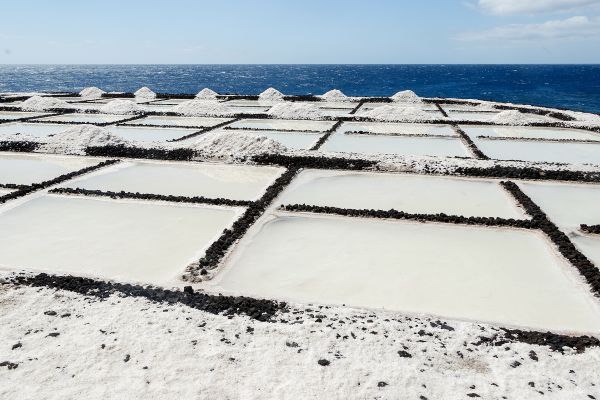 Salinas de Fuencaliente - La Palma Vista de una salina y al fondo el mar.
