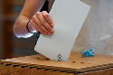 Imaxe dunha persoa votando