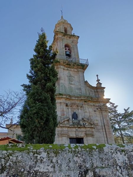 Fachada delantera de la iglesia de San Benito de Allariz