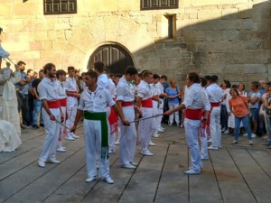 Fotografía dunha danza folclórica en Redondela