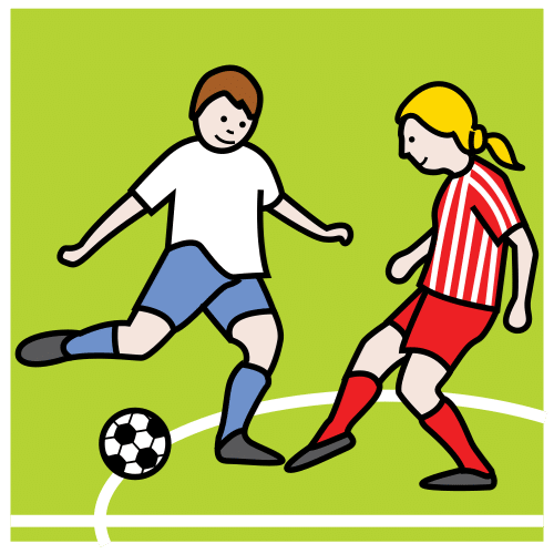 Moza xogando ao fútbol