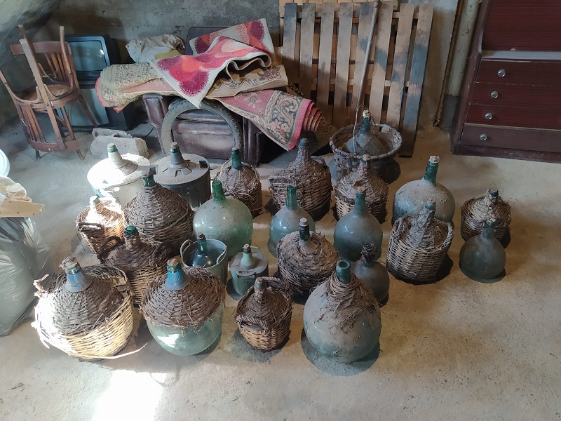Vasillas de vidro rescatadas da casa da avoa