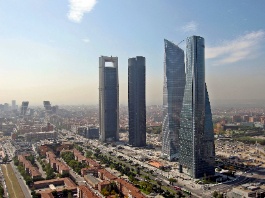 Vistas urbanas das Catro Torres de Madrid