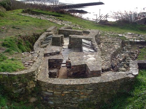 Restos del Monumento con horno del Castro Sarridal (Cedeira).