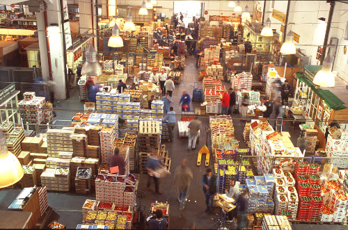 Imaxe dun mercado por xunto