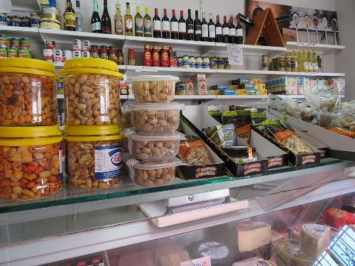 Imaxe dun comercio tradicional.