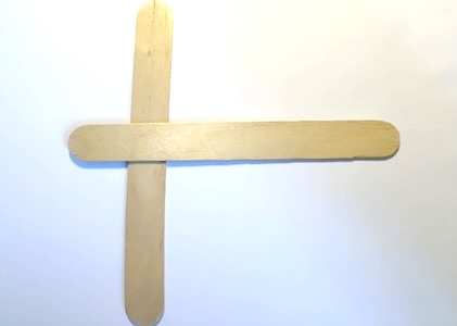 Primer paso para construir catapulta.